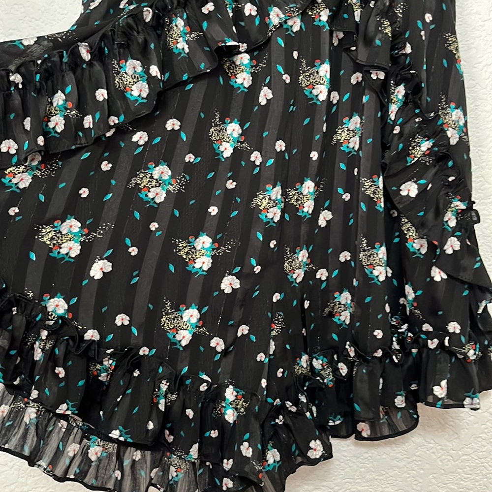 Elliatt Floral Ruffle Romper - Picture 10 of 17